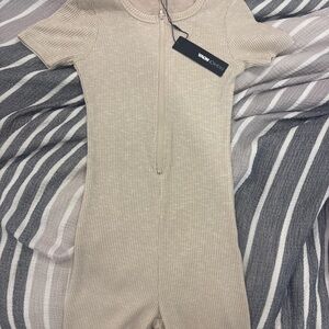Fashion Nova Bodysuit S beige